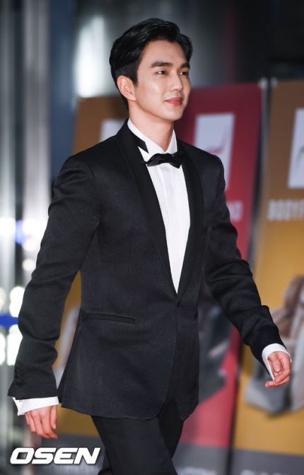 오늘자 연기대상 레드카펫 유승호 짱잘ㄷㄷㄷ | 인스티즈