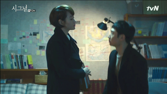 시그널이 공중파였다면 강제로 포텐셜 터졌을 러브라인.jpg | 인스티즈