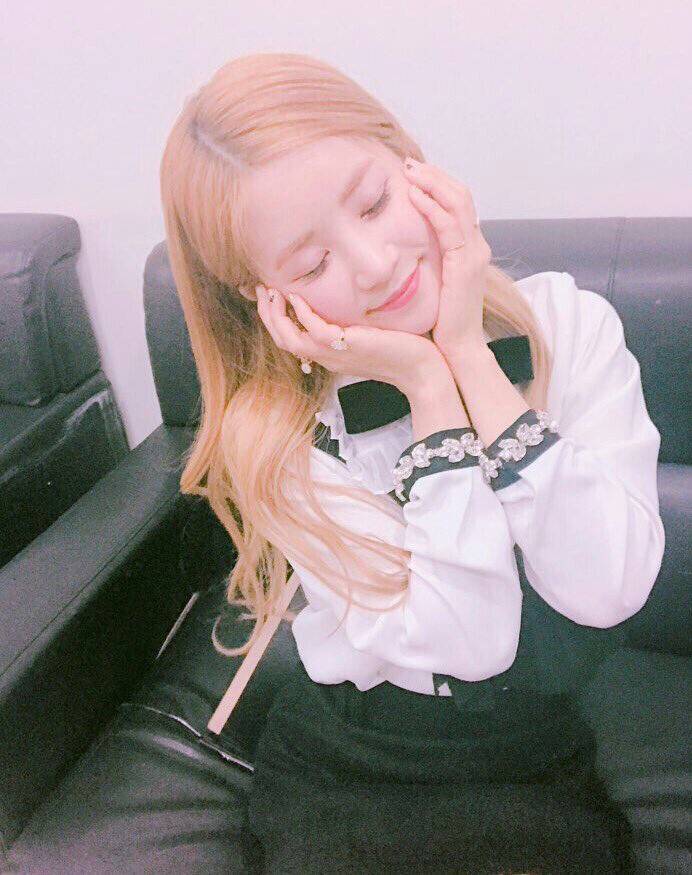 오늘자 에이핑크 | 인스티즈