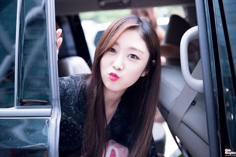 [러블리즈] 날씨가 더우니 맥주 한잔하고파서 지수 | 인스티즈