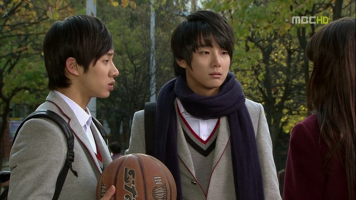 [지붕뚫고하이킥] 띠드버거.jpg | 인스티즈