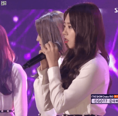 아이오아이 김소혜 더쇼 컴백 무대.jpgif | 인스티즈