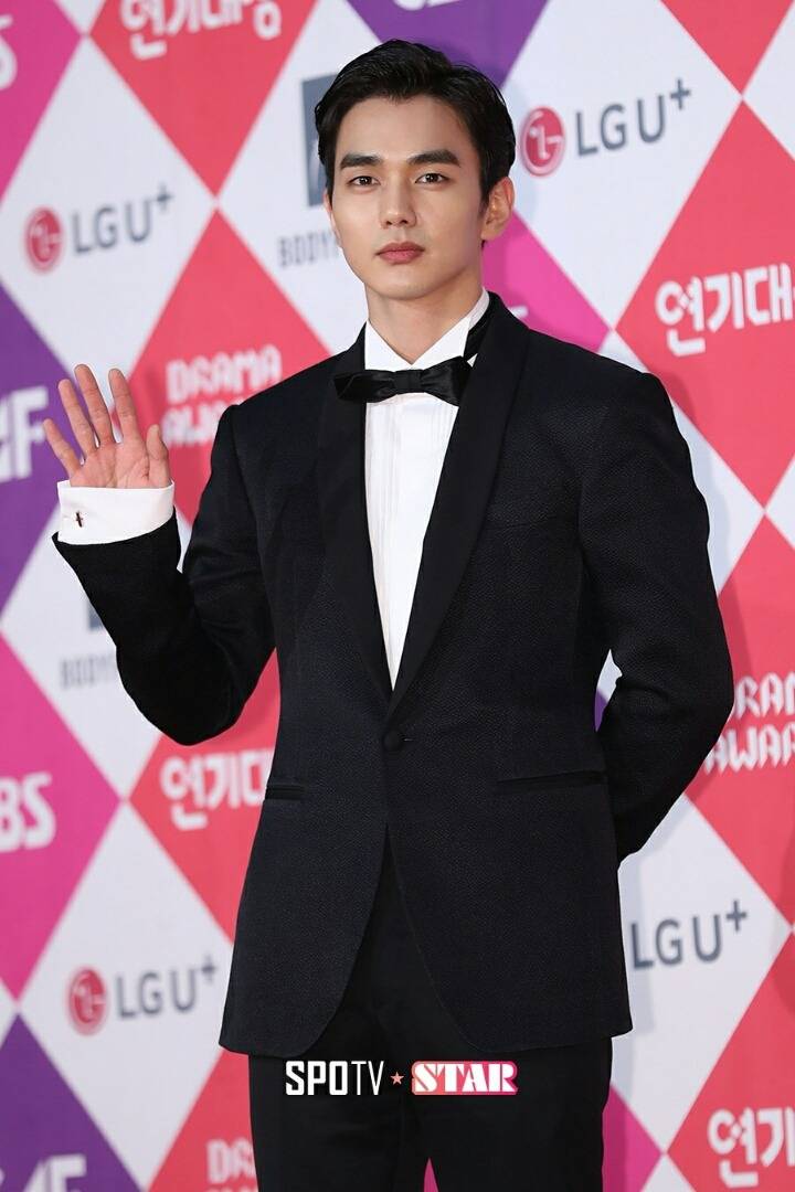 오늘자 연기대상 레드카펫 유승호 짱잘ㄷㄷㄷ | 인스티즈