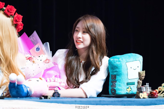 [러블리즈] 날씨가 더우니 맥주 한잔하고파서 지수 | 인스티즈