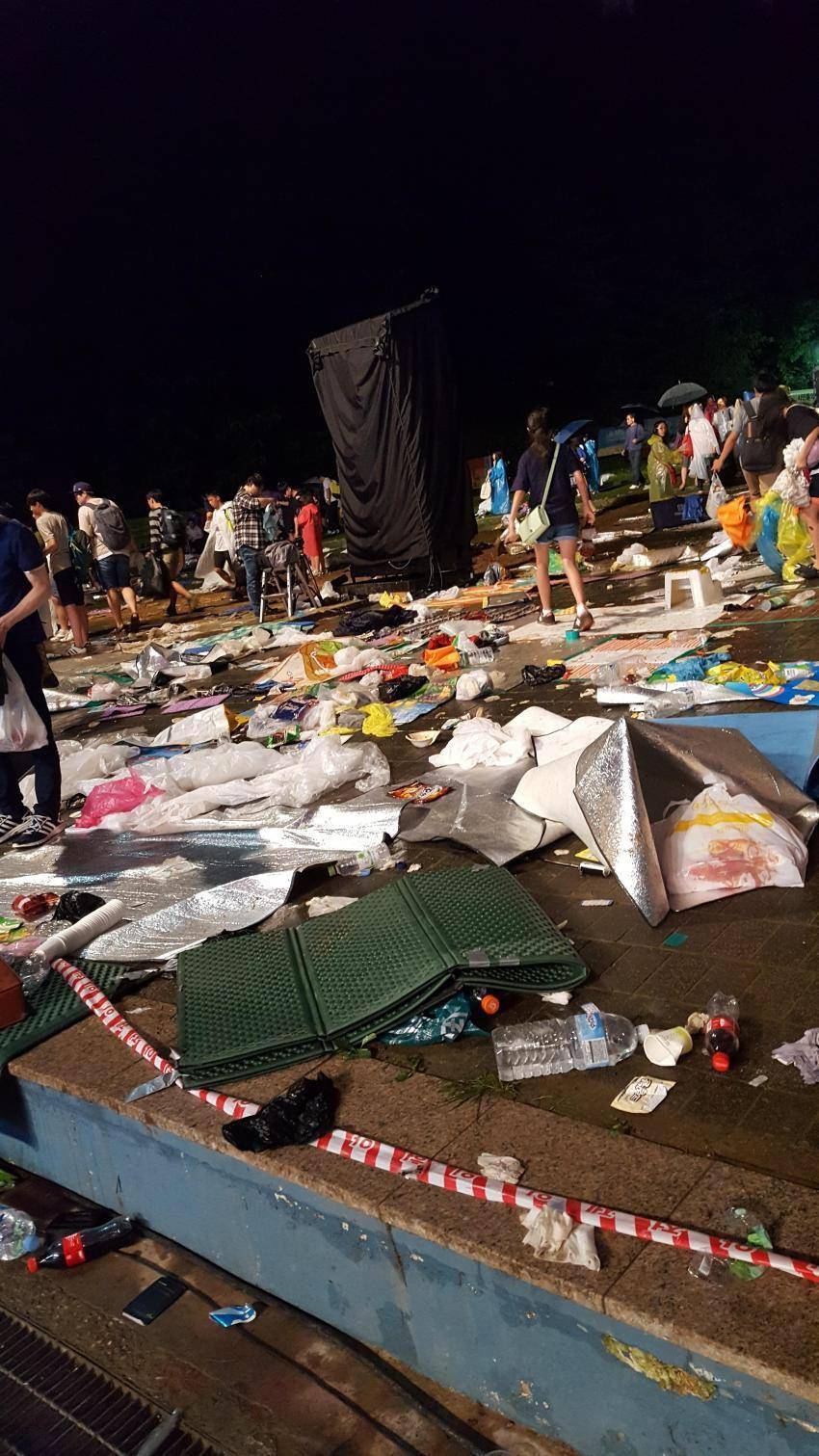 콘서트 끝나고 남아서 청소 다 한 김소혜 갤러들 [진정한팬심의힘] (감동) | 인스티즈