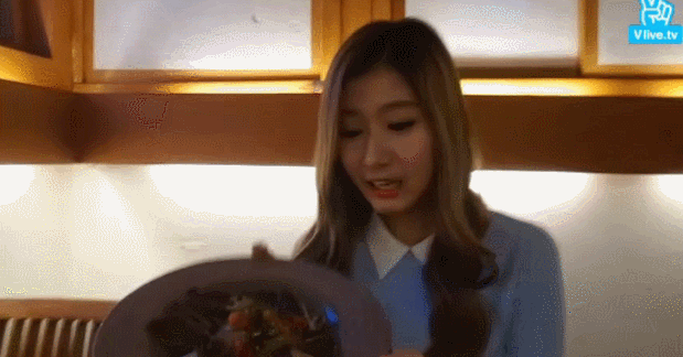 자기앞가림도 못하는데 남챙기는 사나.gif | 인스티즈