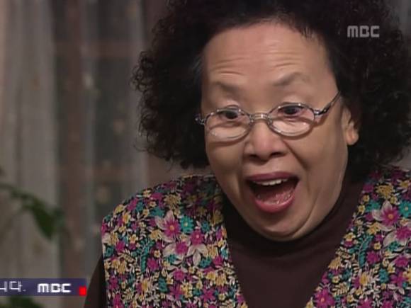 [거침없이하이킥] 솥뚜껑 나문희 여사와 박해미의 김장대결.jpg | 인스티즈