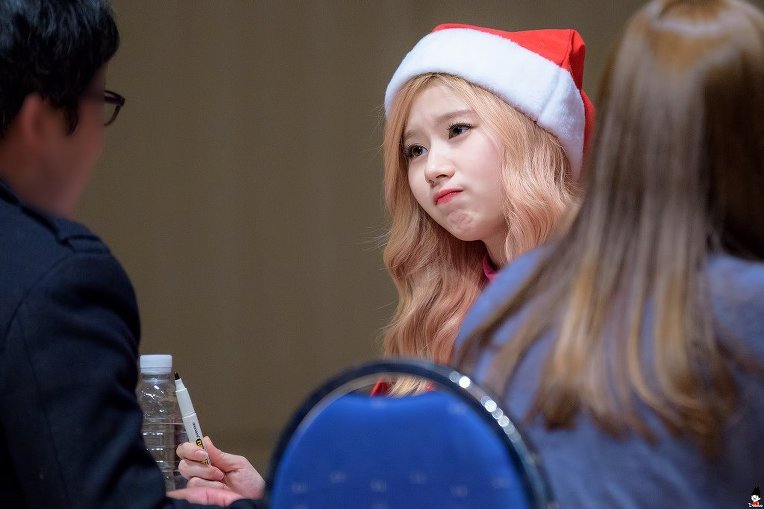 살살녹는 사나의 눈빛.gif | 인스티즈