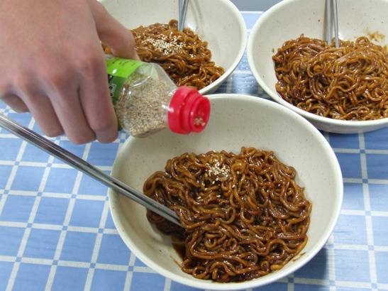 군인들 군대에서 라면끓어먹기 | 인스티즈