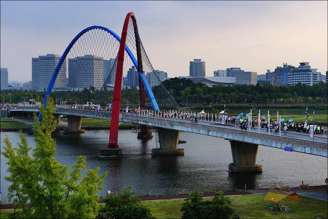 어느 지방 도시의 도심속 녹지.jpg | 인스티즈