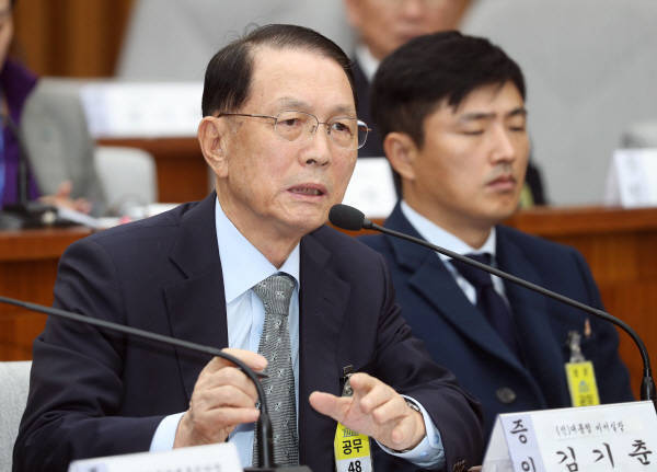 박영선: 고영태씨 이중에서 거짓말 제일 많이하고 있는 사람 누구임?? | 인스티즈