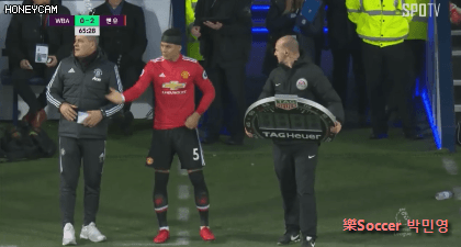 어제자 롱킥 뽐내면서 화풀이(?)하는 데 헤아 ㅋㅋㅋ.gif | 인스티즈