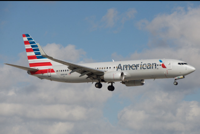 훌리들아 북미 항공사별 뱅기 도장하구 유니폼 어디가 이뻐? | 인스티즈