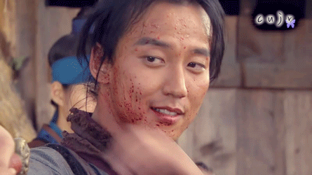 사극에서 불쌍한 주인공 투탑.gif | 인스티즈