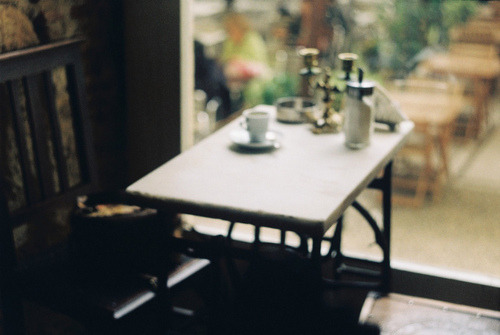 그립다고 써보니 차라리 말을 말자 그냥 긴 세월이 지났노 라고만 쓰자 | 인스티즈