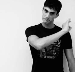 돌체앤가바나 모델들에게 배우는 이탈리안 제스쳐 | 인스티즈