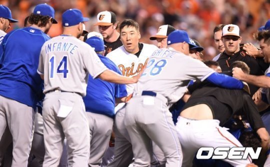 현수 : 이상하다 잘 몰라서 천천히 나왔는데 왜 한가운데 있지? | 인스티즈