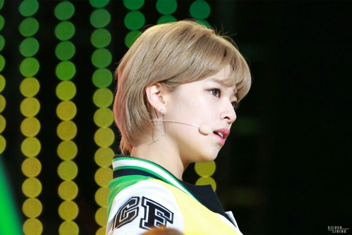 주말 상암 DMC & 부산 ASF 뛴 트와이스(50장 주의) | 인스티즈