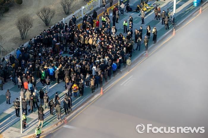 오늘자 국회앞 연설하는 문재인 | 인스티즈