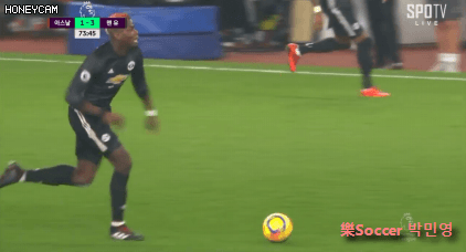 포그바 다이렉트 퇴장 장면.gif | 인스티즈