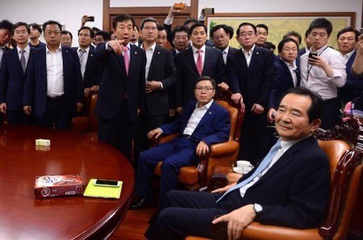 8개월전 정세균이 우병우 국회 출석 얘기했을때 자한당의 모습 | 인스티즈