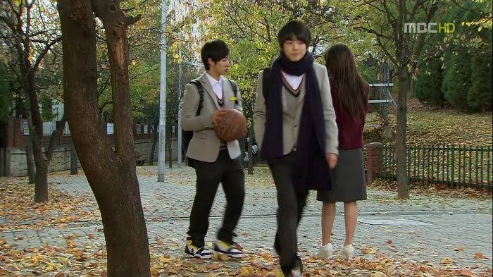 [지붕뚫고하이킥] 띠드버거.jpg | 인스티즈