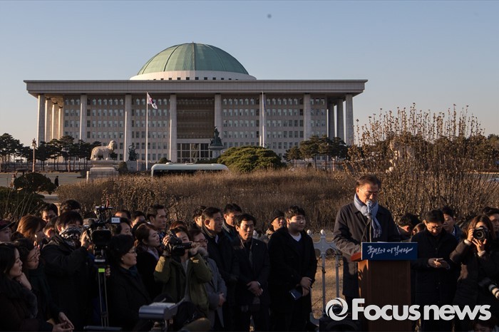 오늘자 국회앞 연설하는 문재인 | 인스티즈