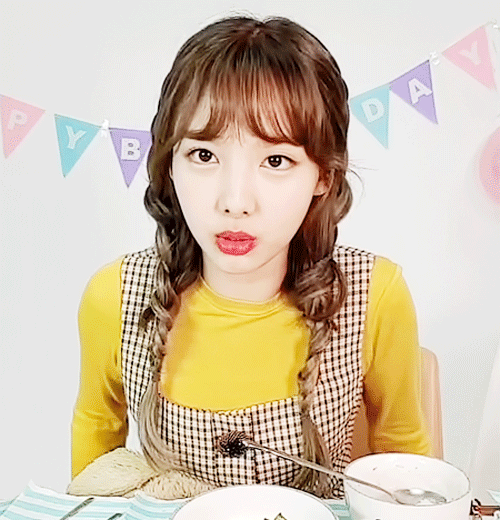 양갈래 머리한 트와이스의 나연 | 인스티즈