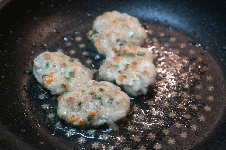 누구나 다좋아하는 밥반찬! 동그랑땡 gifjpg | 인스티즈