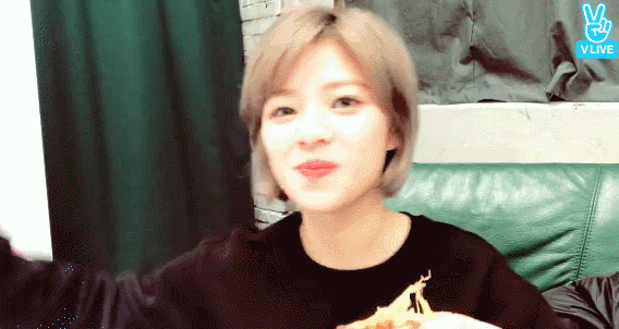 피자 먹어서 신난 트와이스 정연 | 인스티즈