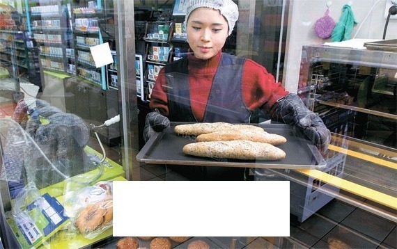 만능이 되어가는 편의점 알바생들.jpg | 인스티즈