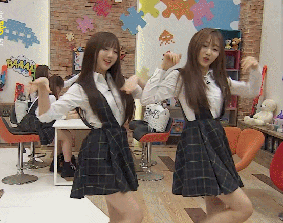 [소움데] 레드벨벳의 Happiness 춤을 추는 빵떡이와 케이.gif | 인스티즈