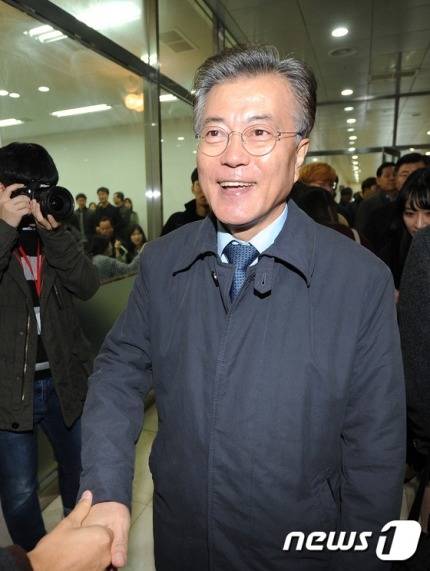 경북대를 방문한 문재인 의원 | 인스티즈