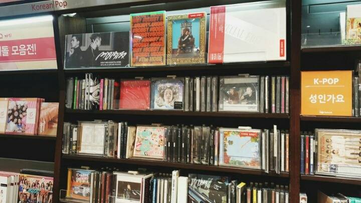 둘 중 더 수집욕구가 생기는 것은? | 인스티즈