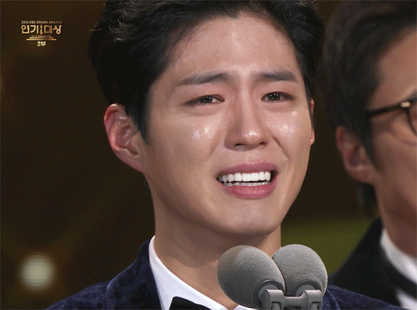 연기대상 시상식에서 송중기 박보검이 펑펑 운 이유.jpg | 인스티즈