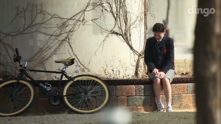 왕따 당한 학생이 울면서 도와 달라고 하면은?(연기) | 인스티즈