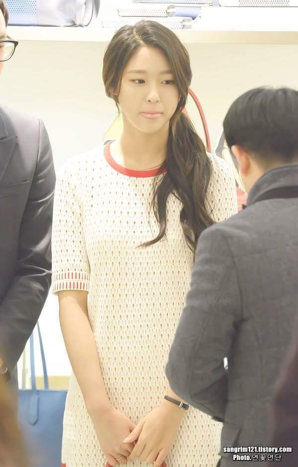 뽀사시한 설현 | 인스티즈