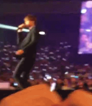 가수들한테 너무 위험한 무대 리프트장치.gif | 인스티즈