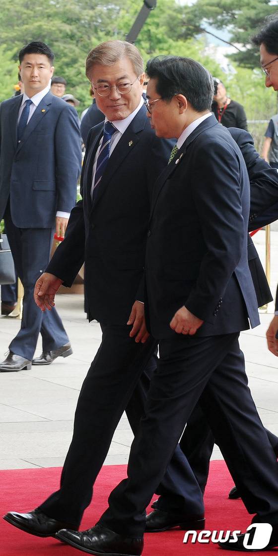 6/12 오늘의 문재인 대통령.jpg | 인스티즈