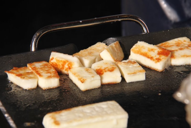 [치즈] 별다른 번거로운 조리 없이 그저 치즈 그대로 익혀서 먹는.... 구워먹는 치즈 | 인스티즈