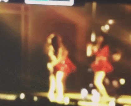 가수들한테 너무 위험한 무대 리프트장치.gif | 인스티즈