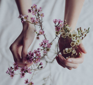 그대의 낯설지 않은 미소와 눈웃음을 기억하며 | 인스티즈