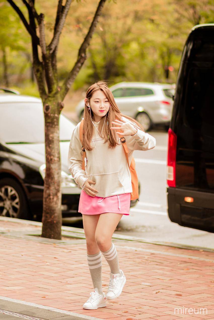 아이오아이 에서 의외로 낯을 많이 가리고 쑥쓰러움이 많다는 멤버 | 인스티즈