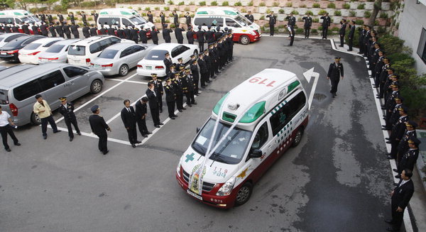 여러 국가들이 용감하게 싸운 영웅들을 떠나보내는 방법 | 인스티즈
