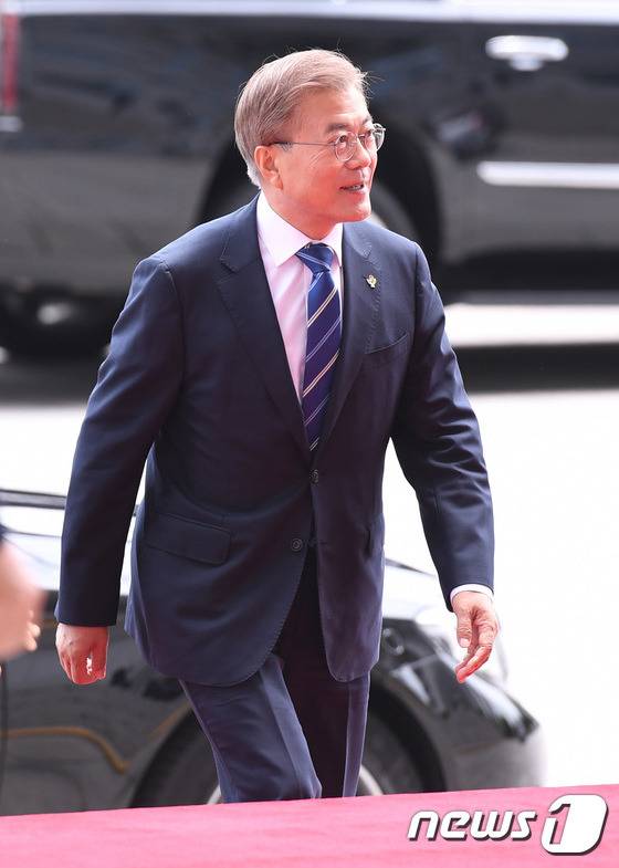 6/12 오늘의 문재인 대통령.jpg | 인스티즈