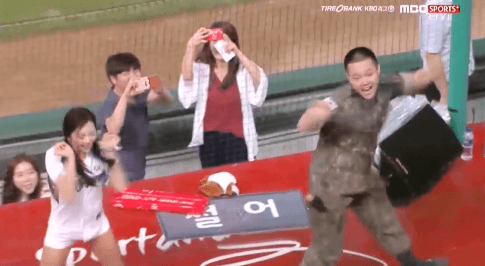 트와이스 제 10의 멤버. gif | 인스티즈