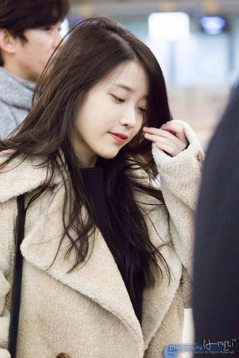 [2016.01.31] 인천공항 출국 아이유 직찍 by 버칼리 | 인스티즈