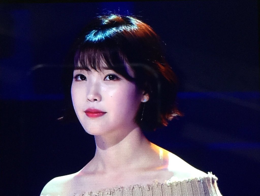 열린음악회 녹화하는 아이유 | 인스티즈