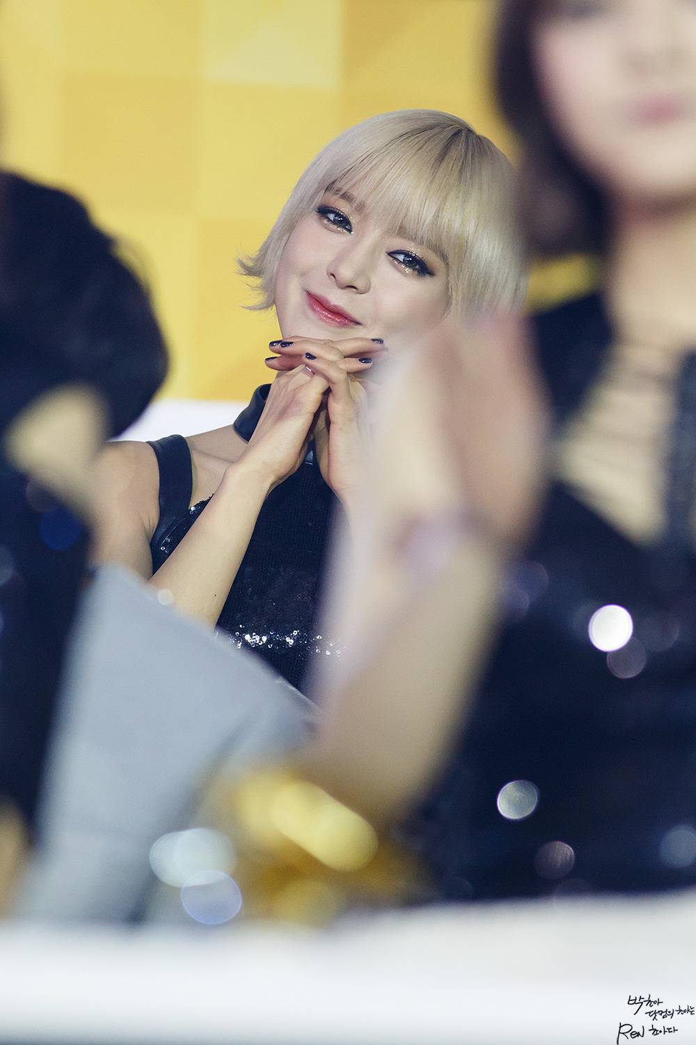 초아가 좋다 금발머리 초아가 좋다♥ | 인스티즈