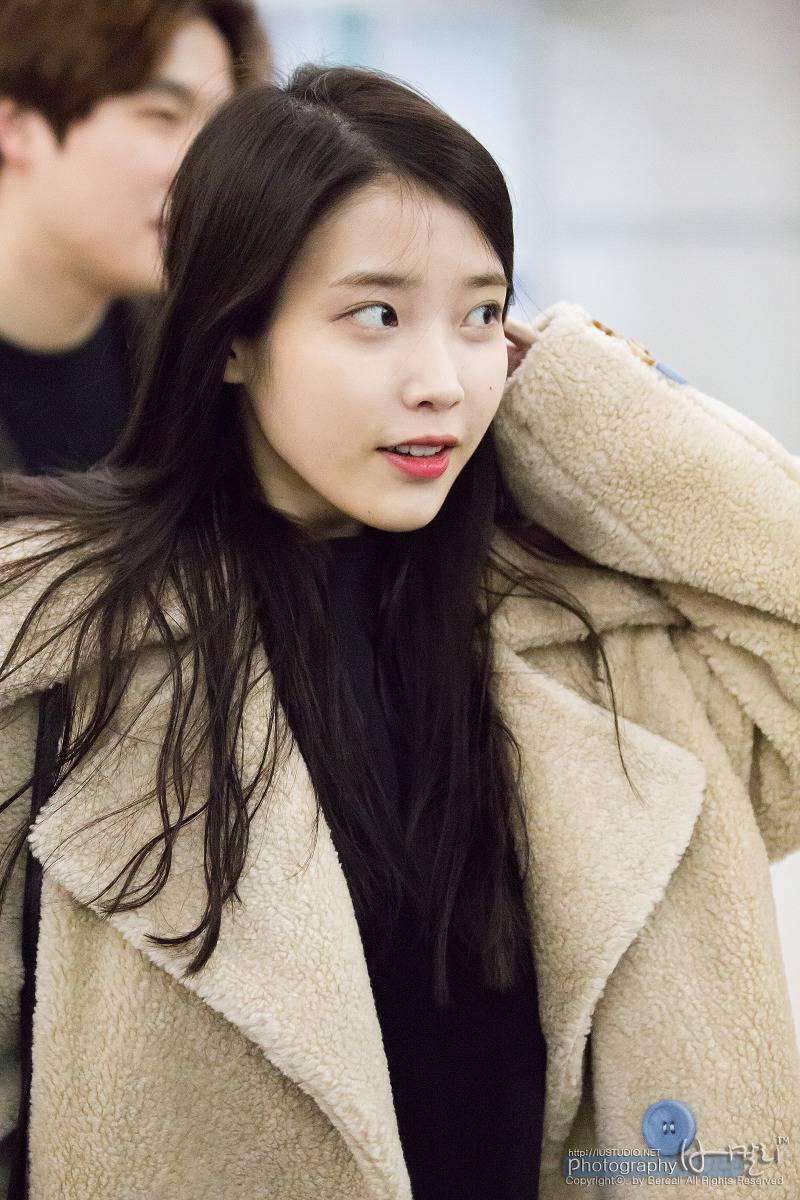 [2016.01.31] 인천공항 출국 아이유 직찍 by 버칼리 | 인스티즈